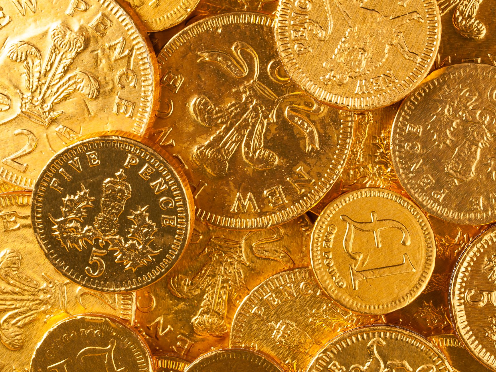 Gold Is Having Its Best Month Since January — and This Time the Flows Agree