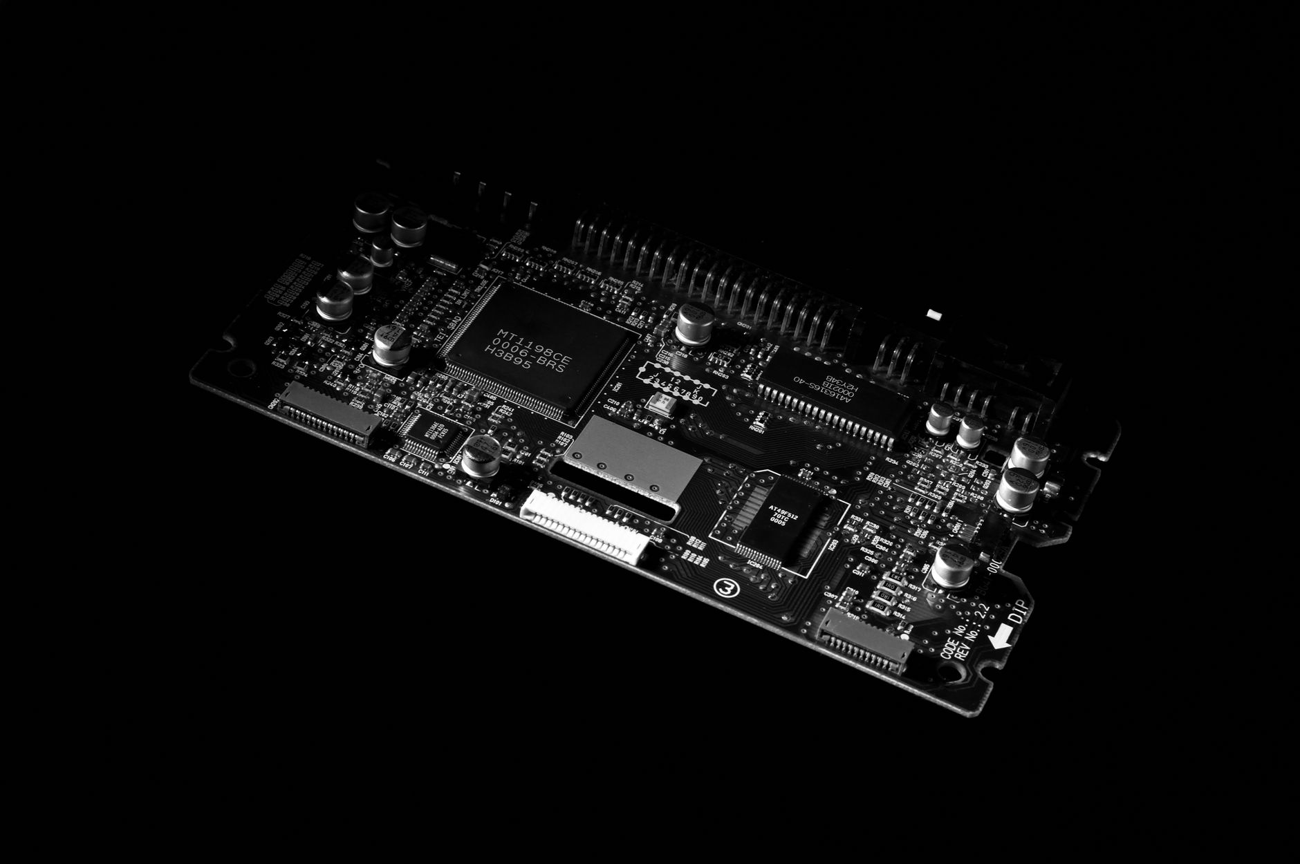 Chip Selloff Goes Global: SK Hynix, Samsung, and SoftBank Join the $1 Trillion-Plus Rout