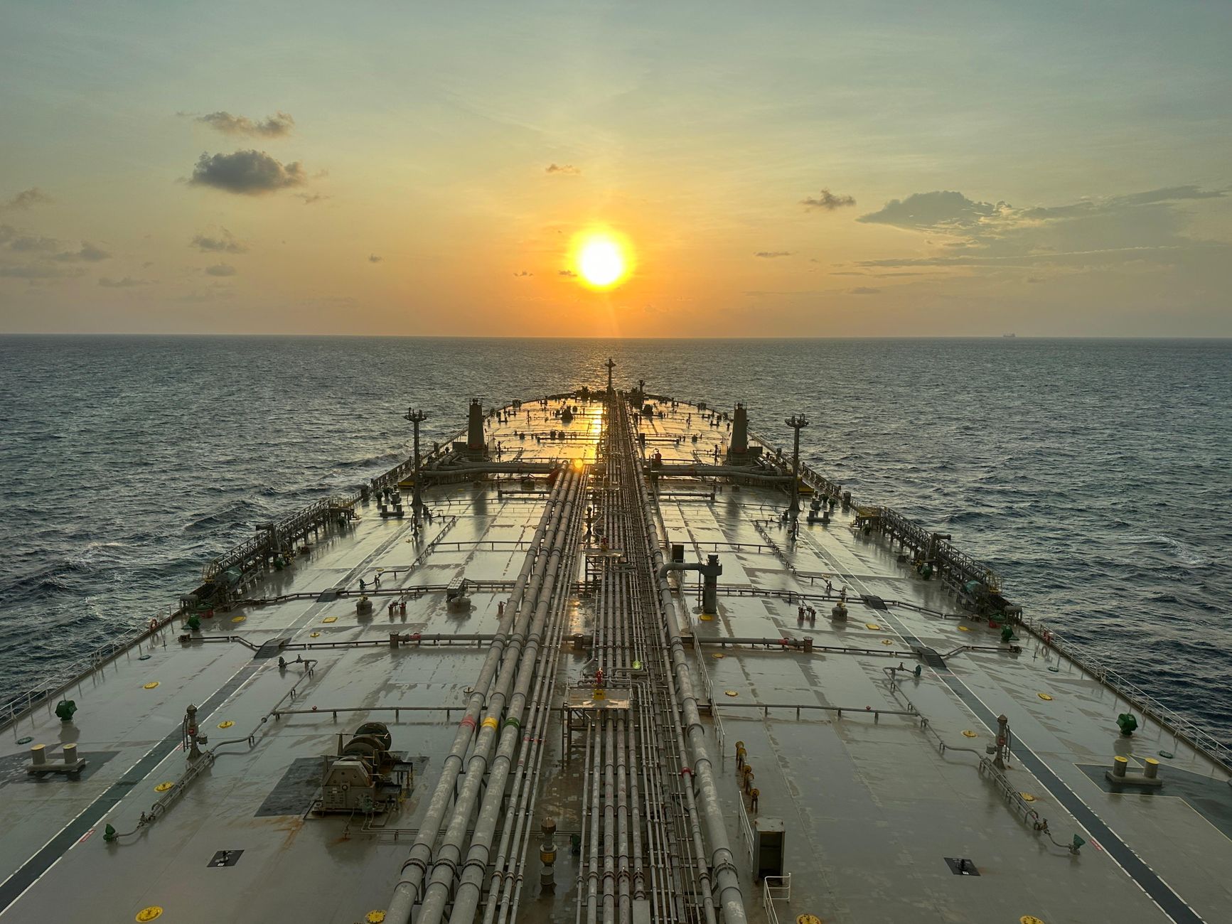 US Reimposes Iranian Port Blockade; Oil Posts Its Biggest Day in Six Years