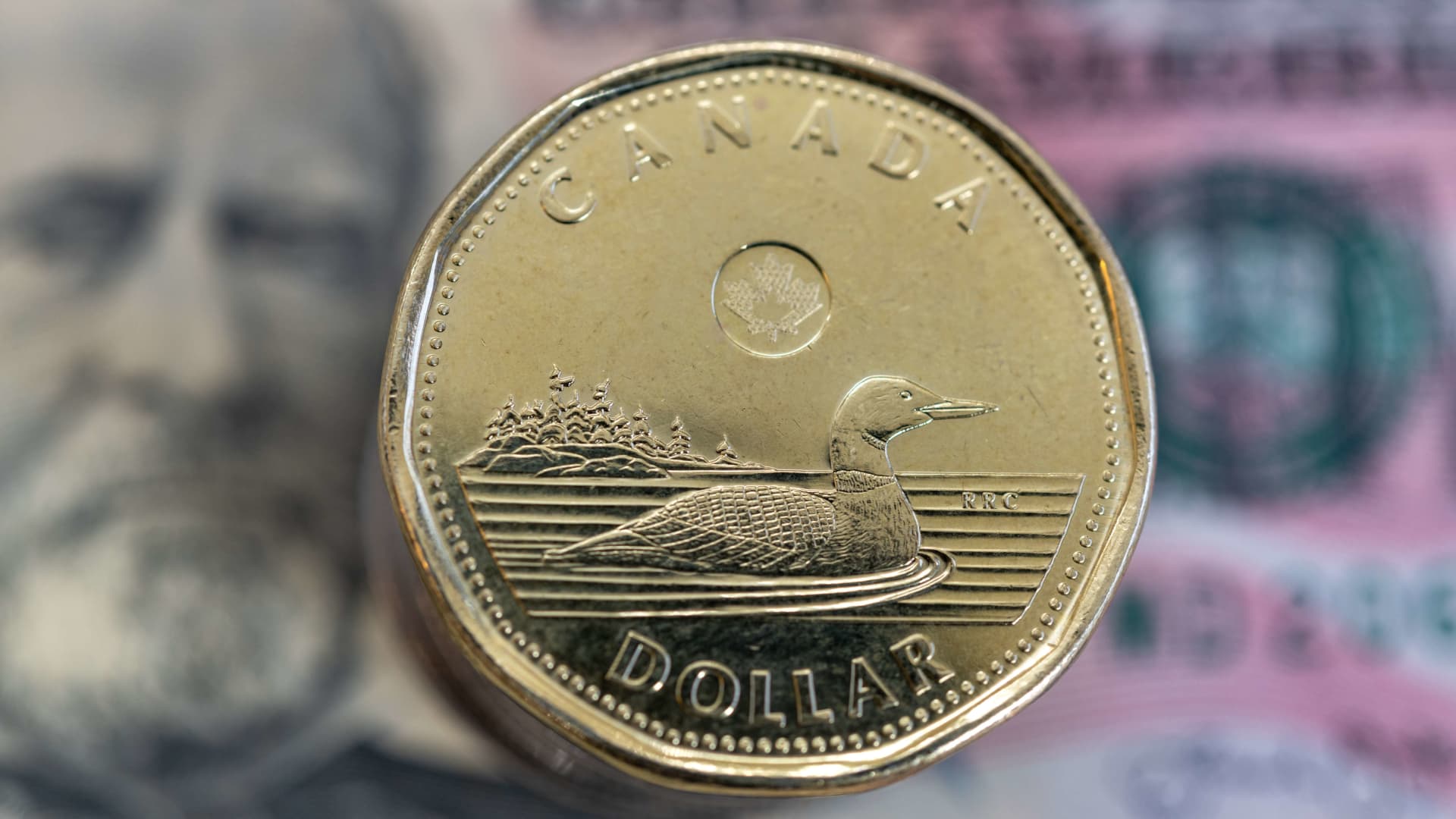 'They Asked Too Much': the Loonie Slides as Canada and the US Head for a Trade War